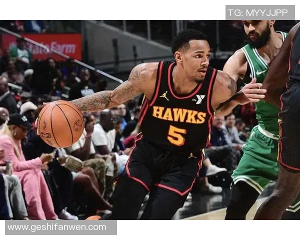 足球场上的白人帅哥球员们展现魅力与实力的完美结合