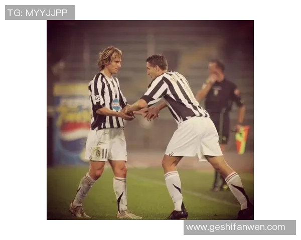 足球明星的日常生活瞬间精美图片分享与精彩瞬间回顾