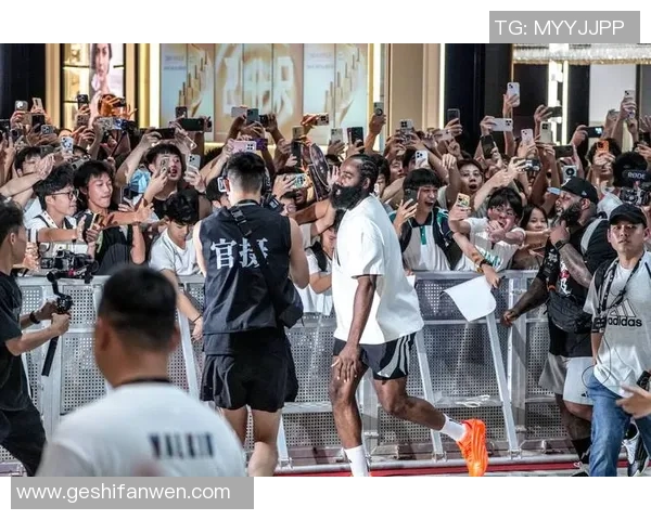 1米35篮球明星的精彩瞬间展现了不屈精神与无限可能的运动魅力